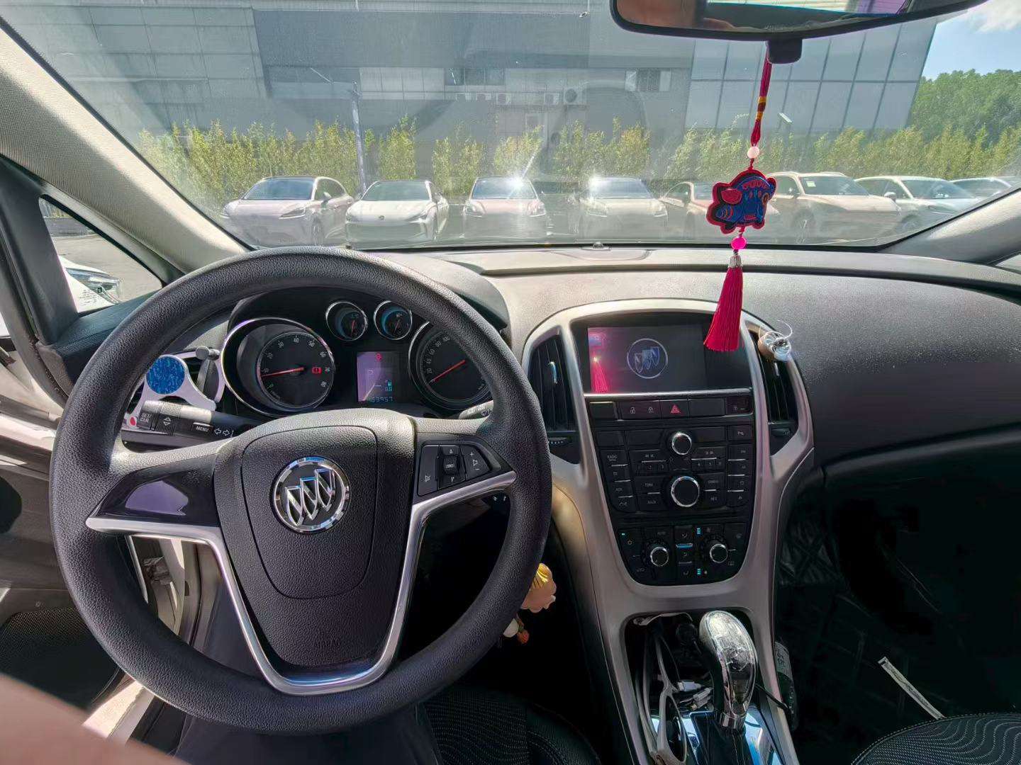 Buick Excelle 2014 White 6