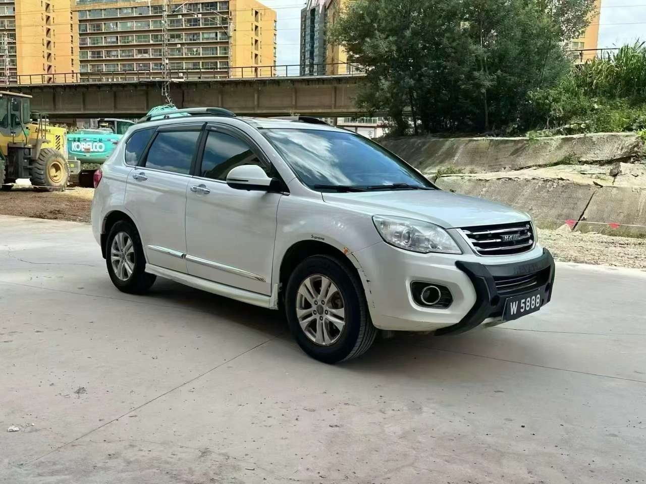 Haval H6 1.5T with Sunroof 3