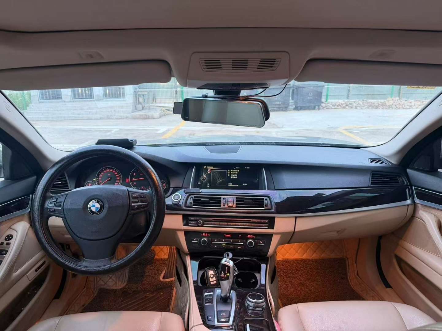 BMW 5 Series 2014 530Li Leading Edition 5