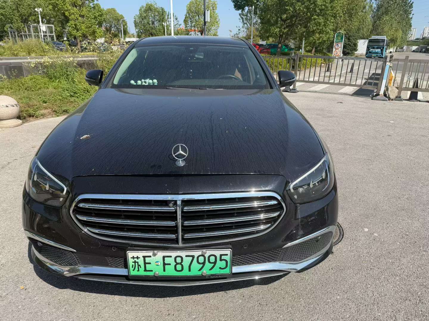 Mercedes-Benz E-Class 2