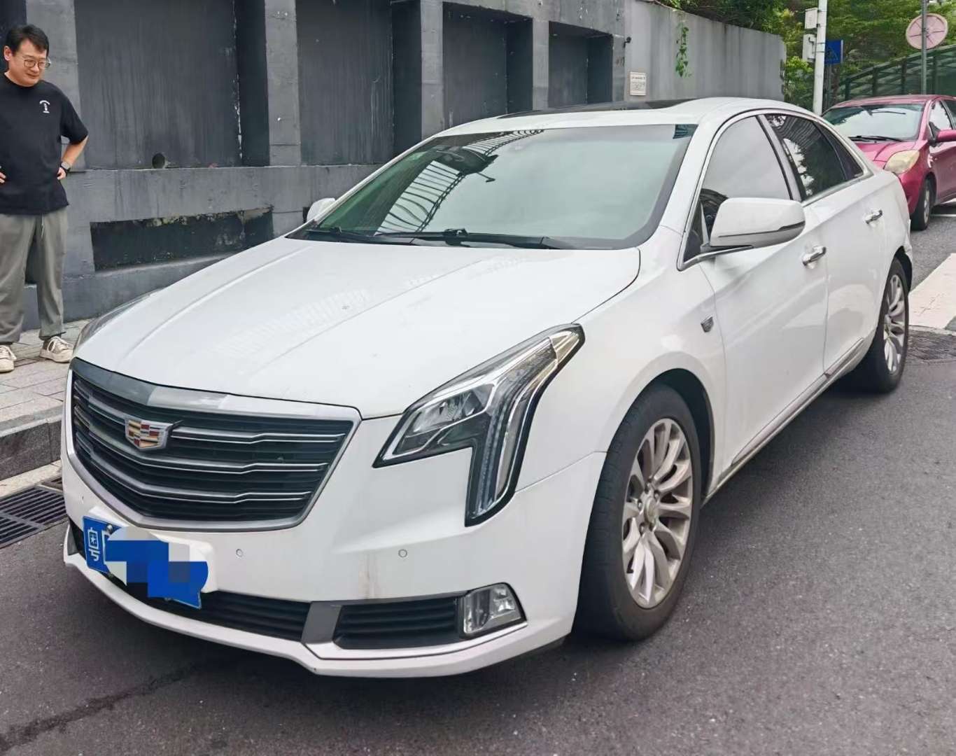 Cadillac XTS 2.0T Automatic Sunroof Elite Edition