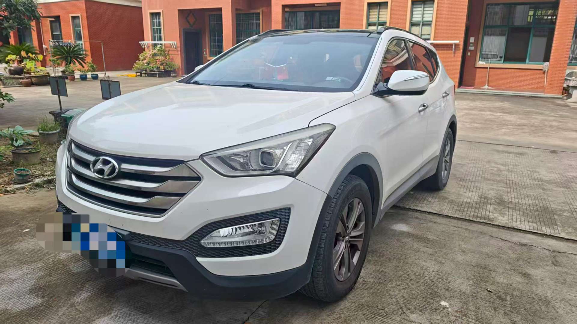 Hyundai Santa Fe 2015 2WD Smart Edition 2.0L