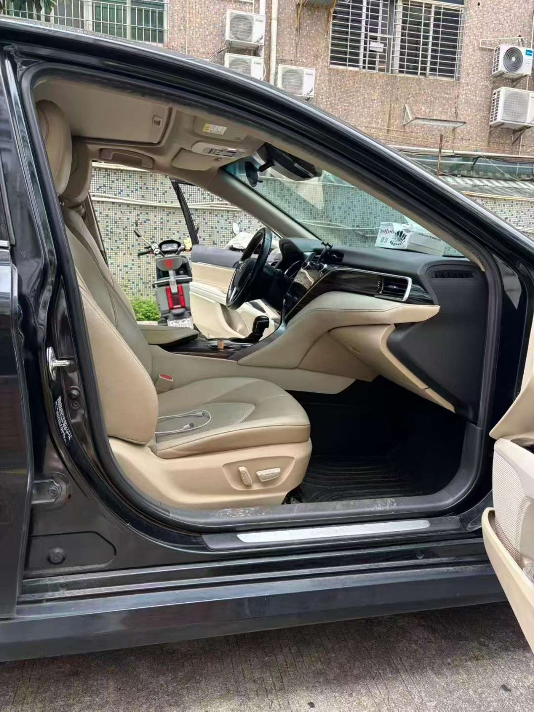 Toyota Camry 2020 2.0G Luxury Edition 8