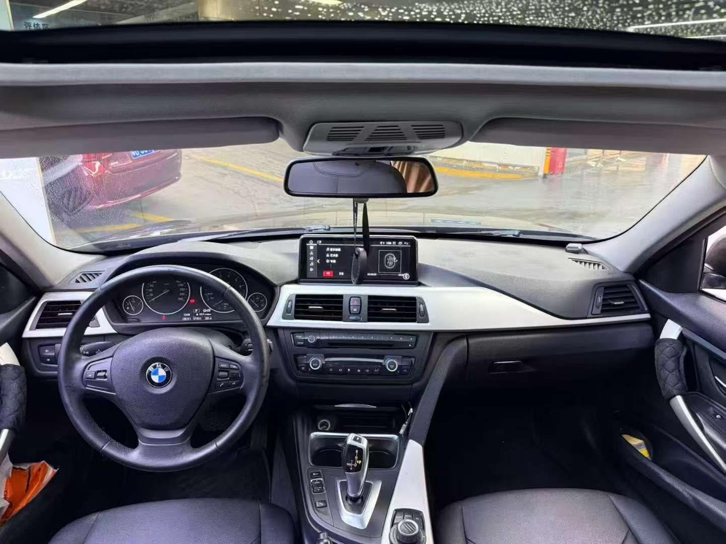 BMW 3 Series 320Li Sport 2