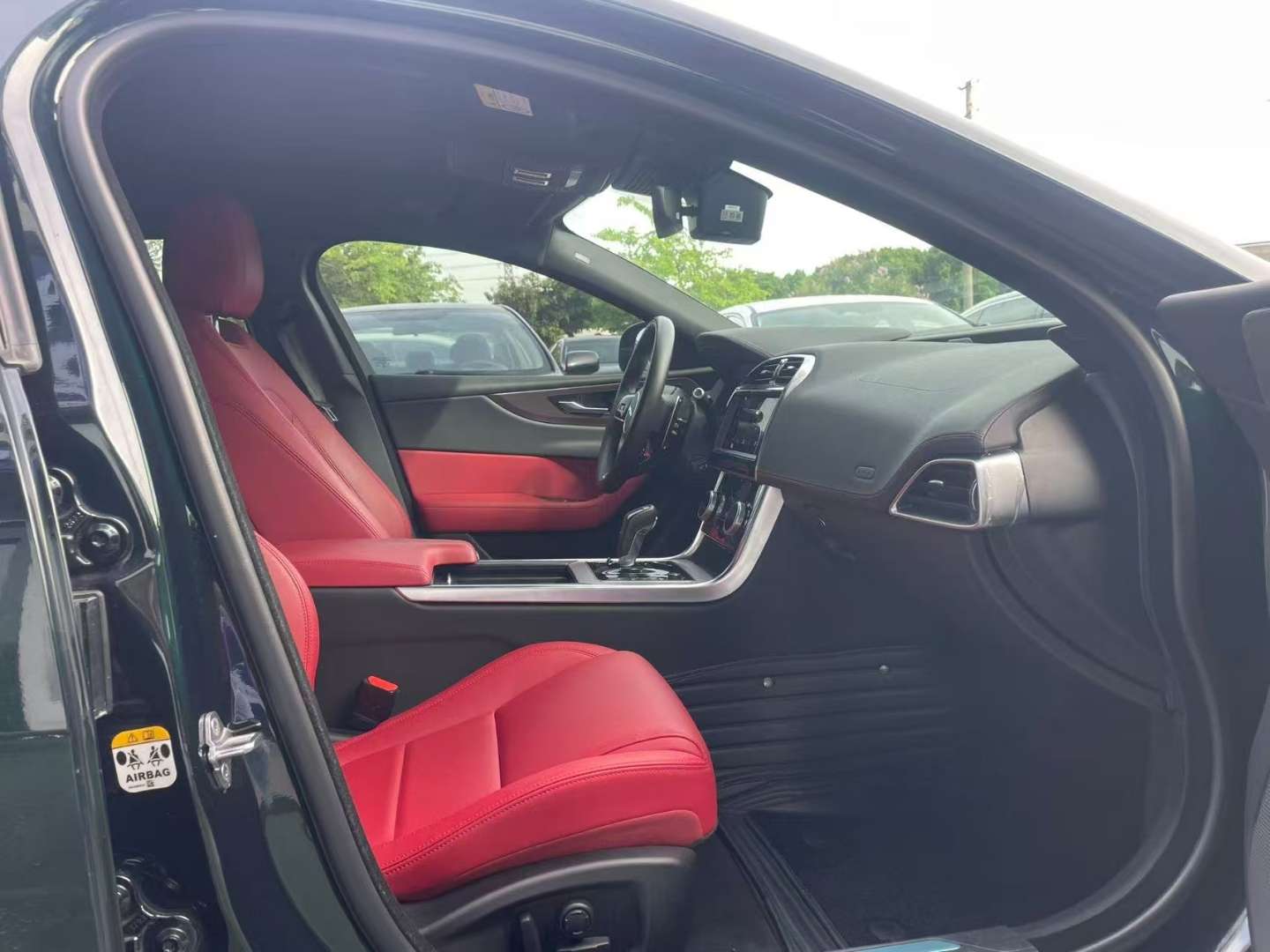 Jaguar XEL 2.0T 250PS R-DYNAMIC S Entry Sport 4