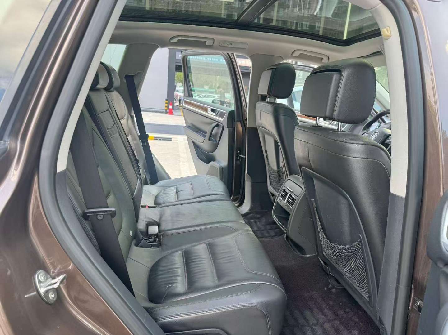 Volkswagen Touareg 3.0T Automatic Sunroof Standard Trim 6