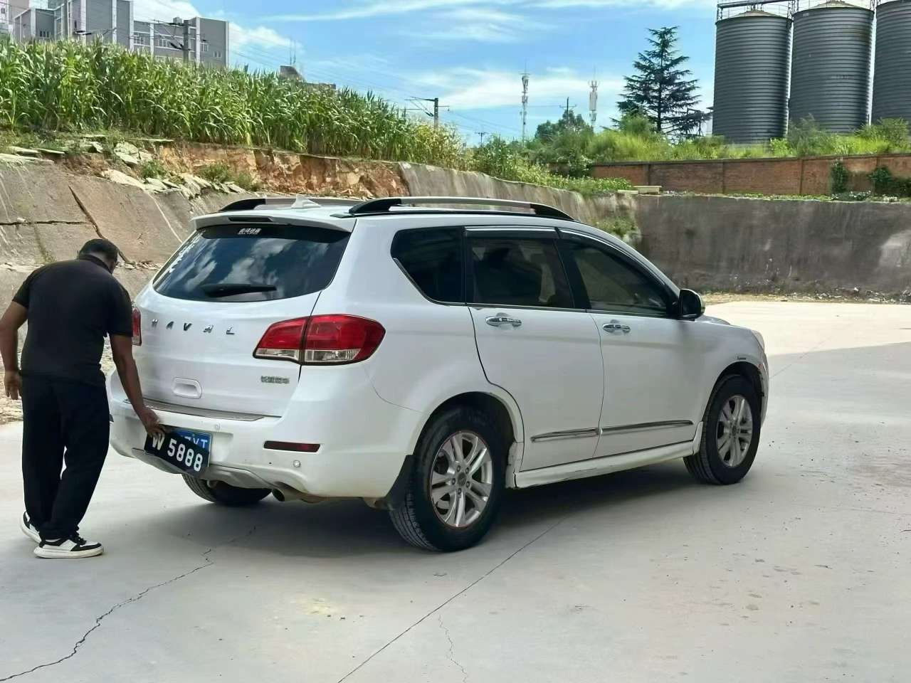 Haval H6 1.5T with Sunroof 9