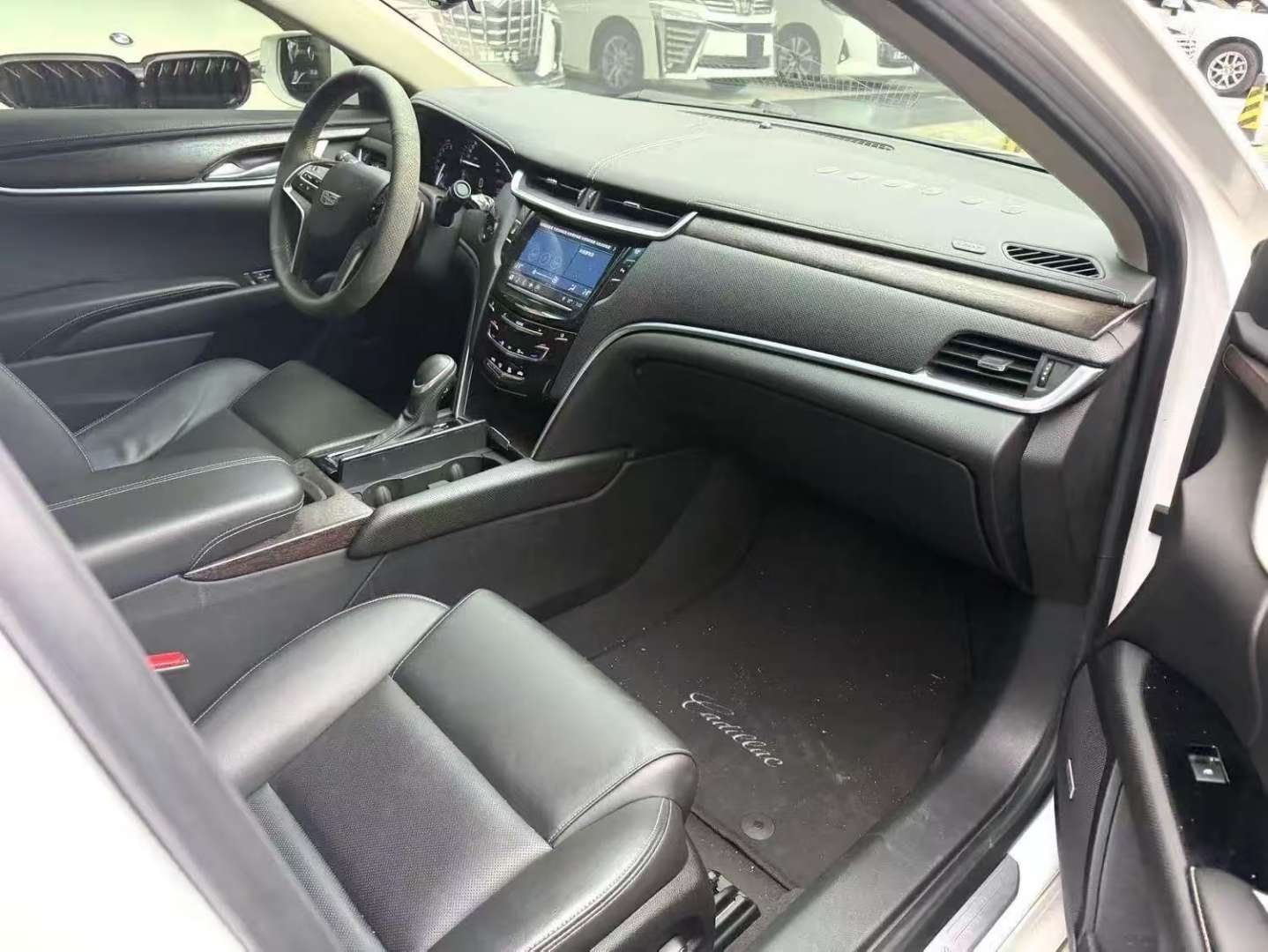 Cadillac XTS 2.0T Automatic Sunroof Elite Edition 4