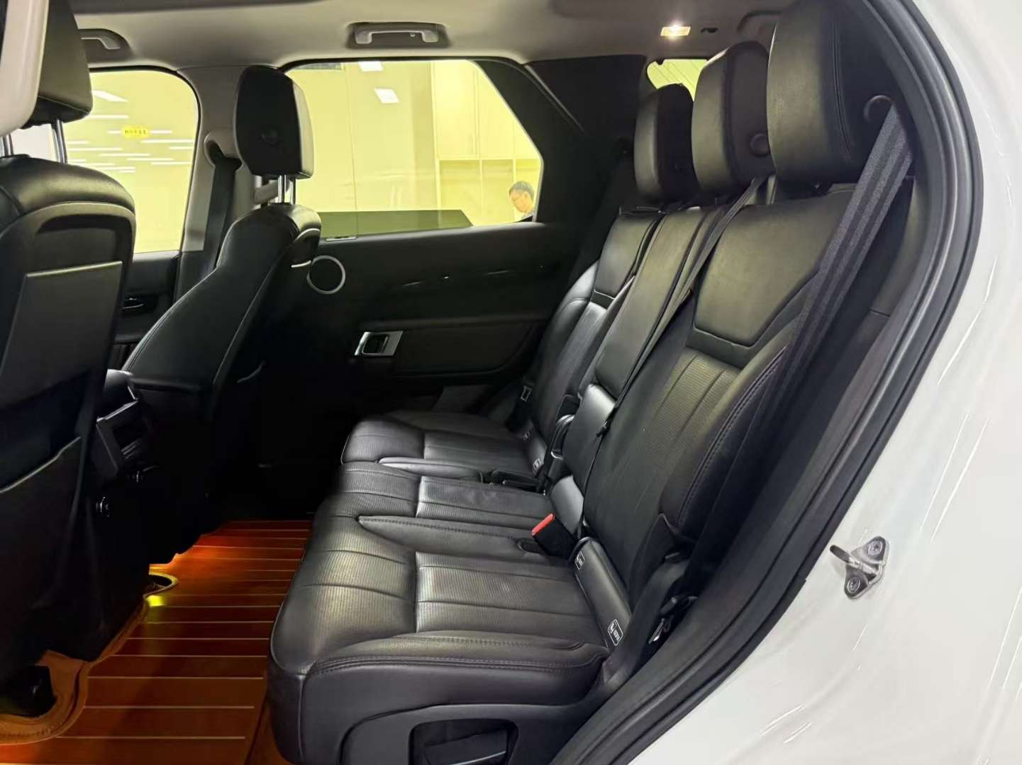 Land Rover Discovery 5 3.0T SC V6 SE 5