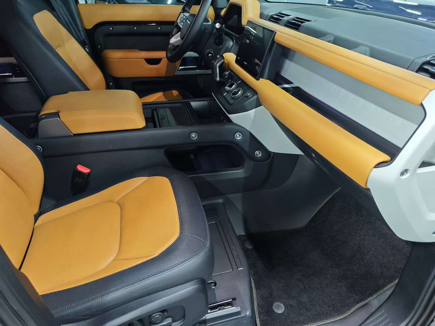 Land Rover Defender 4
