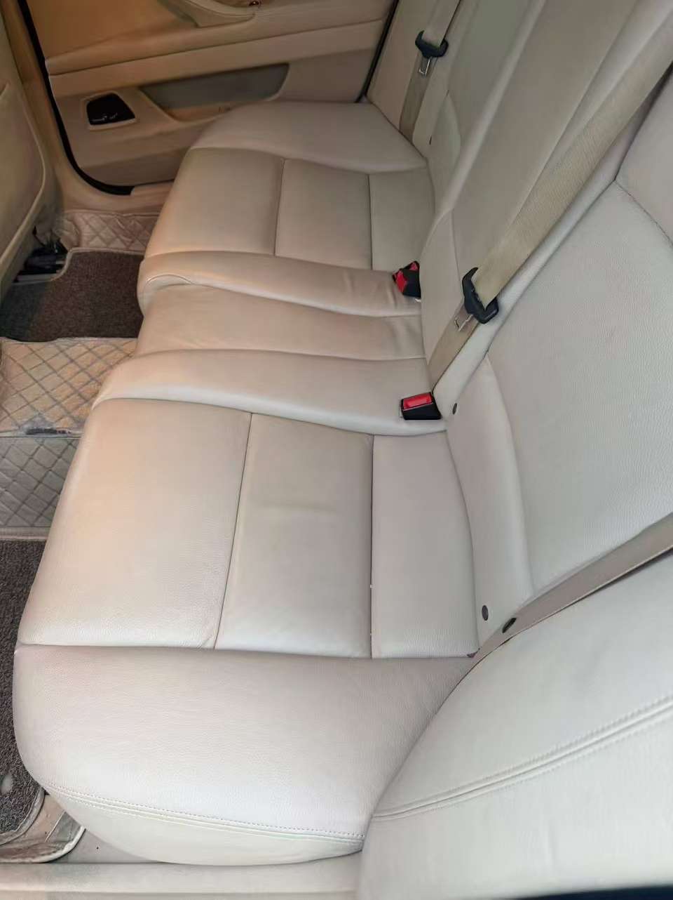 BMW 5 Series 2014 530Li Leading Edition 6