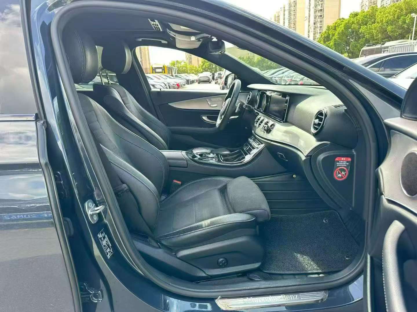 Mercedes-Benz E-Class E200 2.0T 8