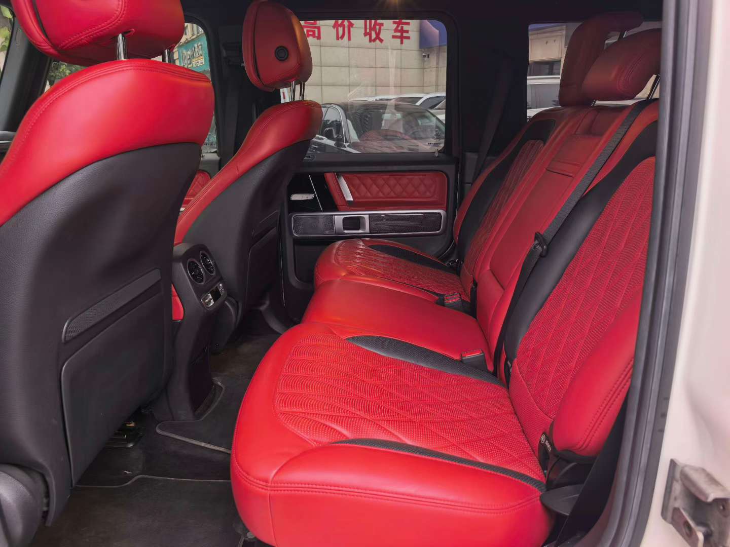 Mercedes-Benz G-Class G550 5