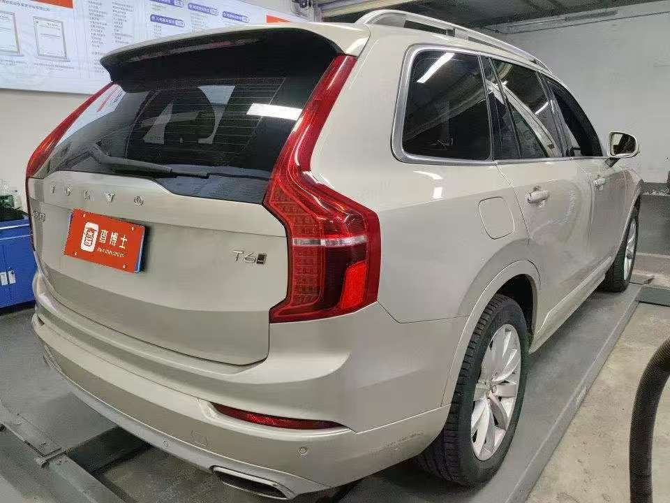Volvo XC90 2.0T AWD T6 Zhiyi Edition 7-Seater 3