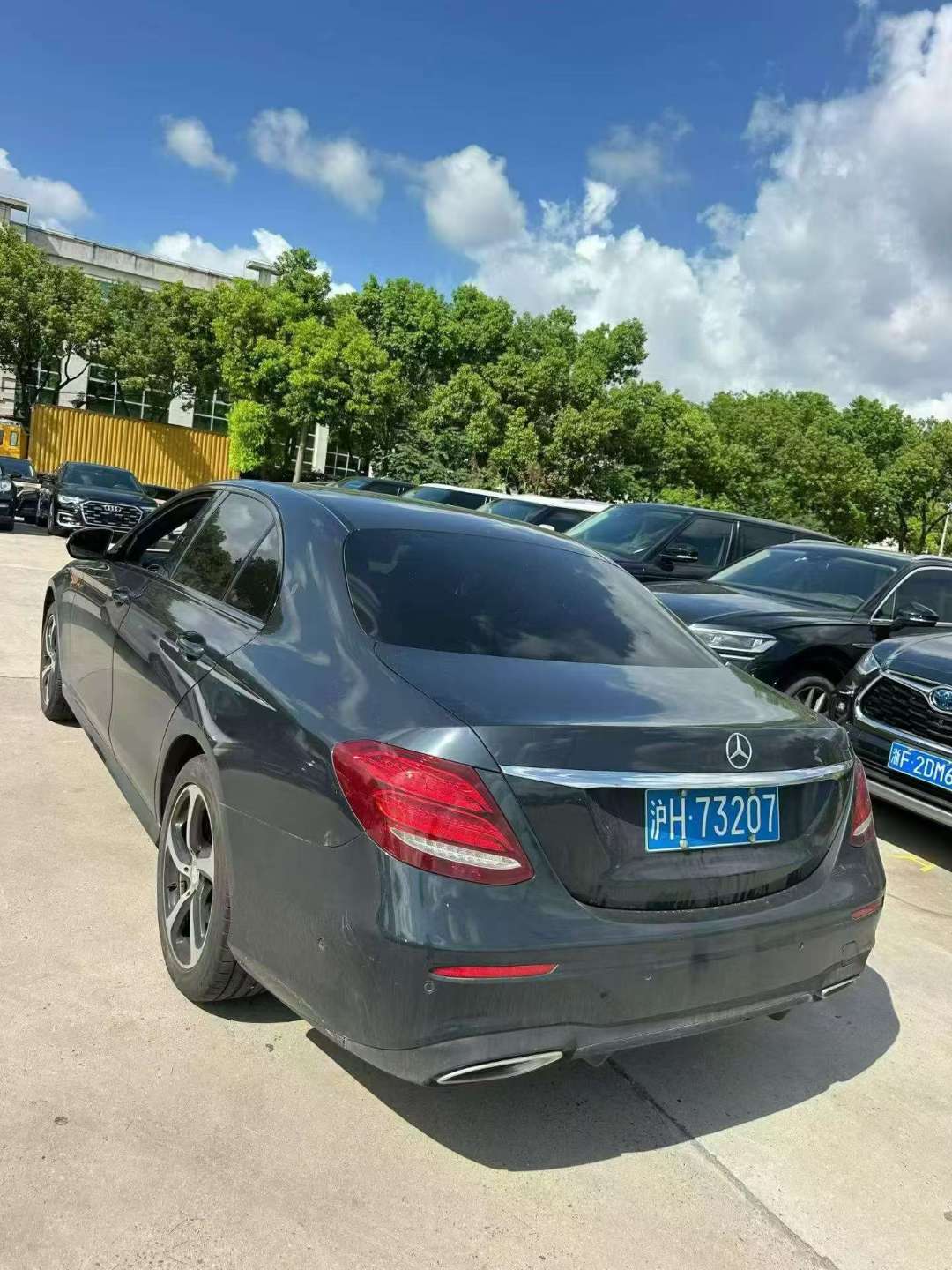 Mercedes-Benz E-Class E200 2.0T 3