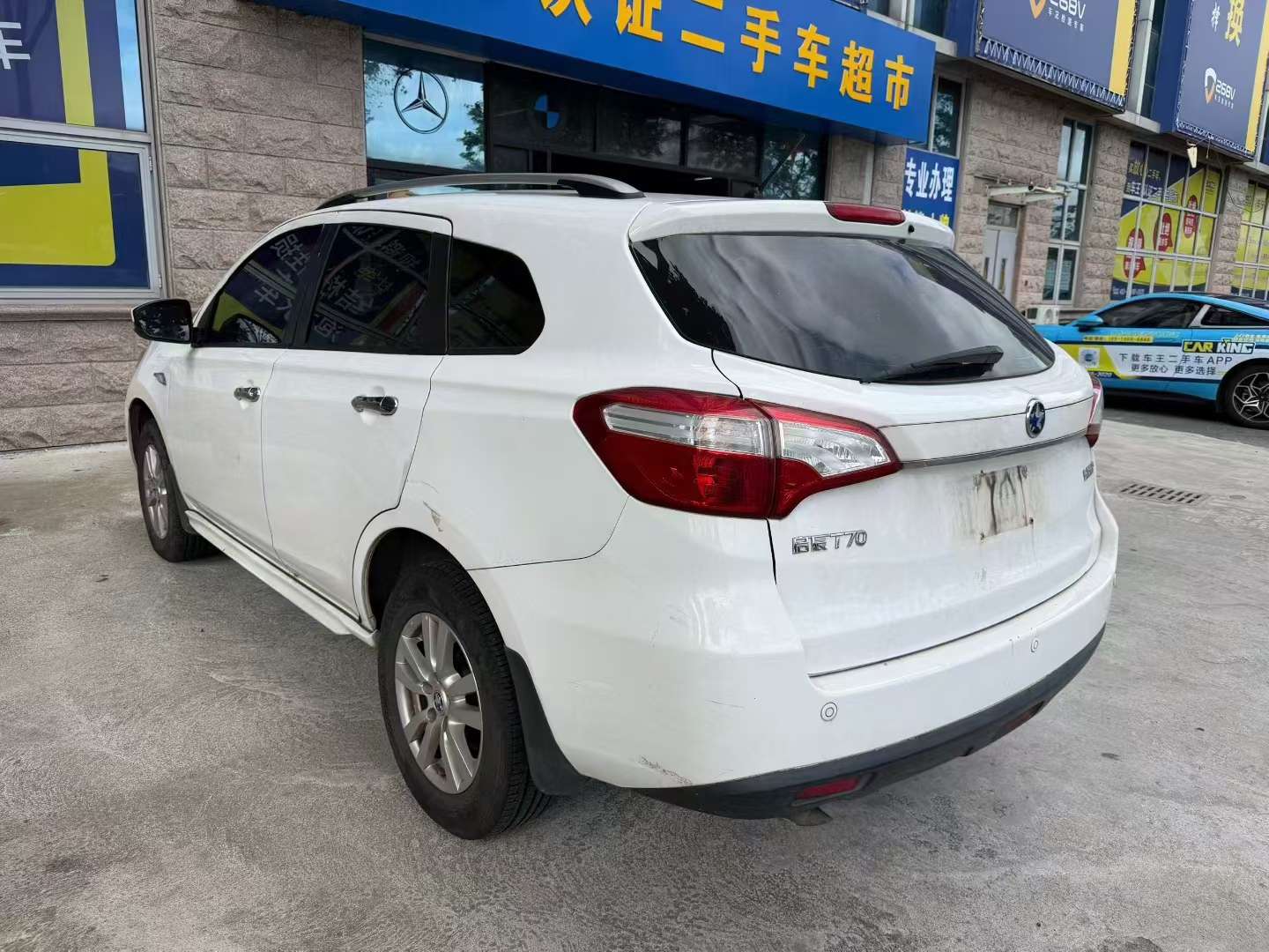 Venucia T70 4