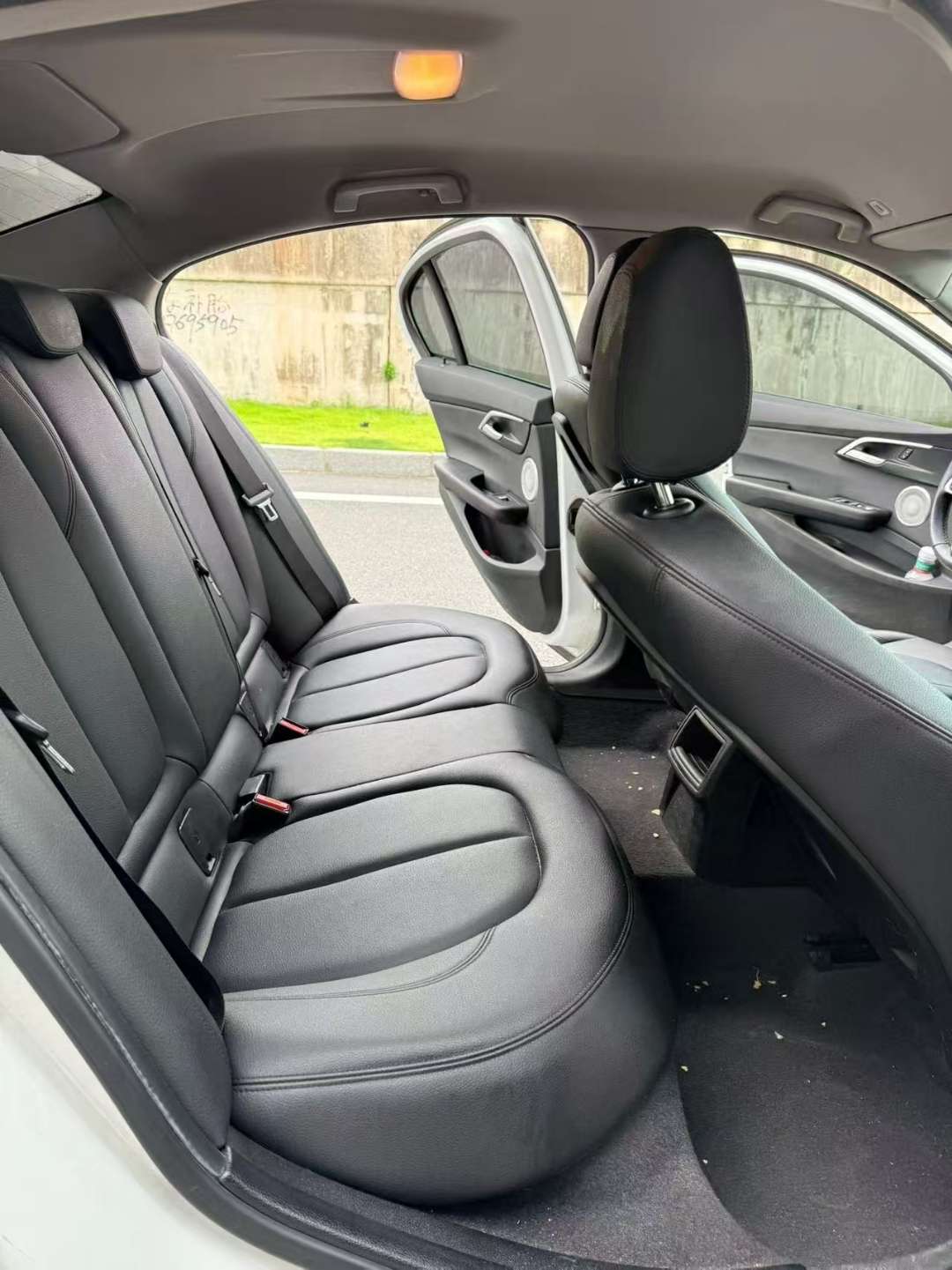 BMW 1 Series 120i 1.5T M Sport 6