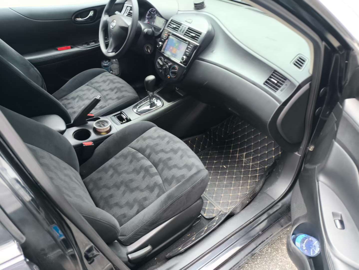 Nissan Tiida 1.6 Automatic 2