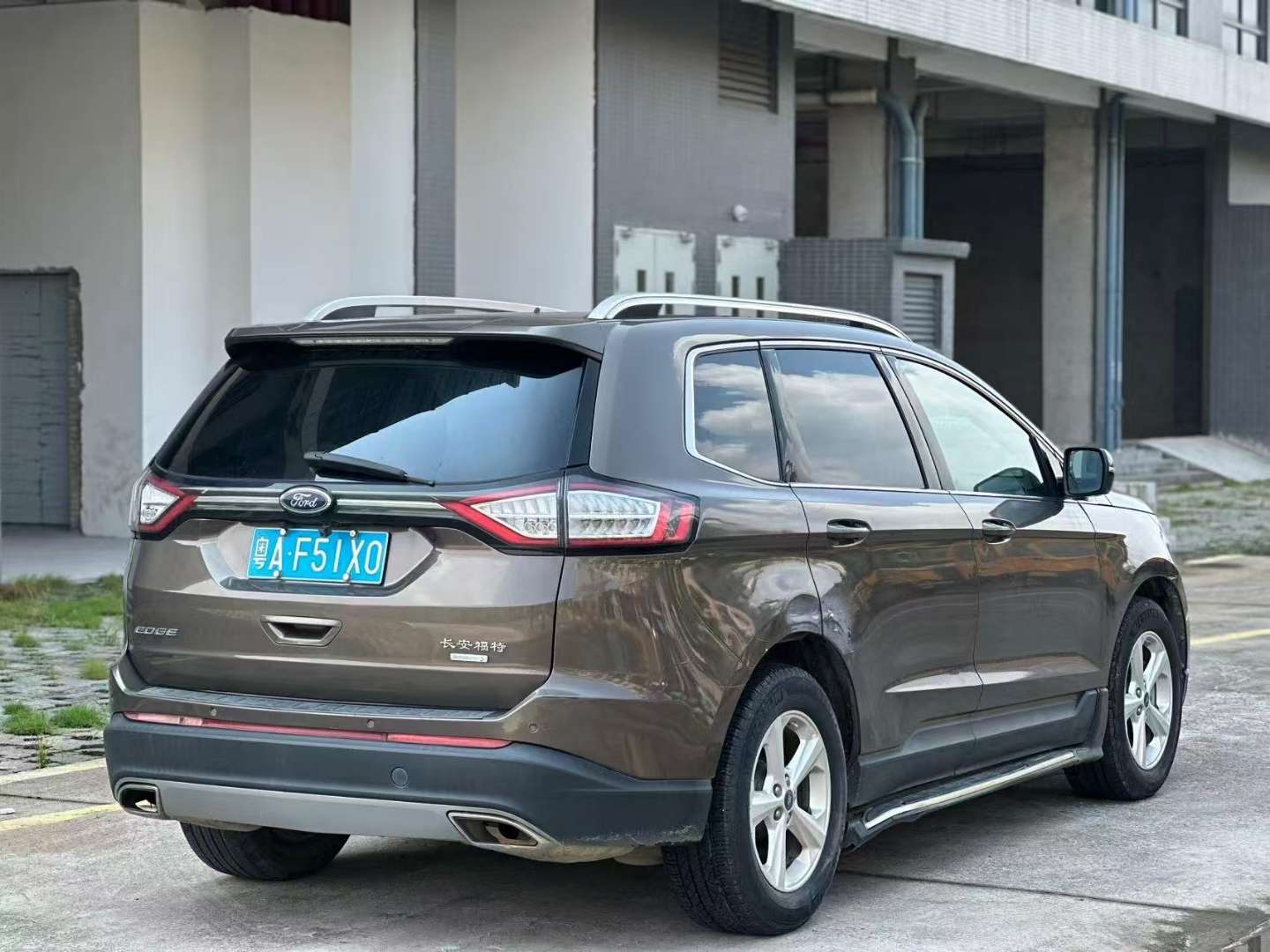 Ford Edge 2.0T FWD Elite 5-Seat 4