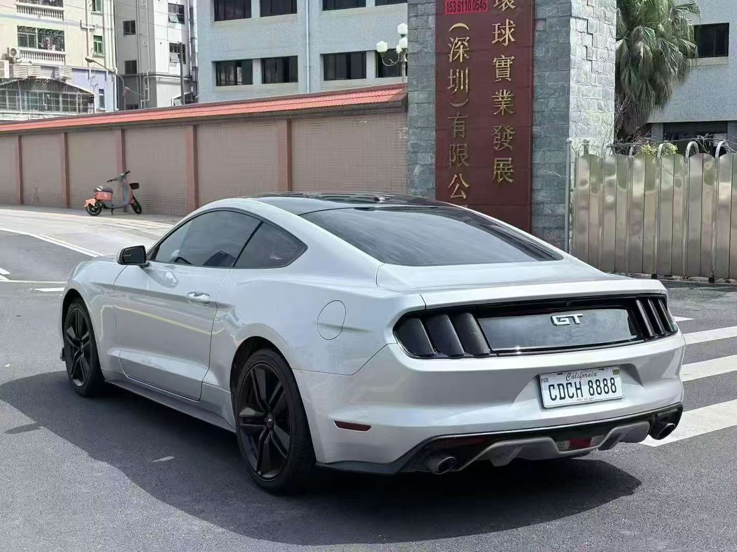 Ford Mustang 2.3T US Spec 4