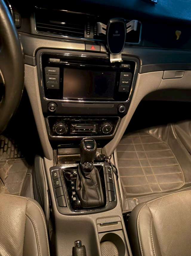 Skoda Superb 1.8T Elegance 5