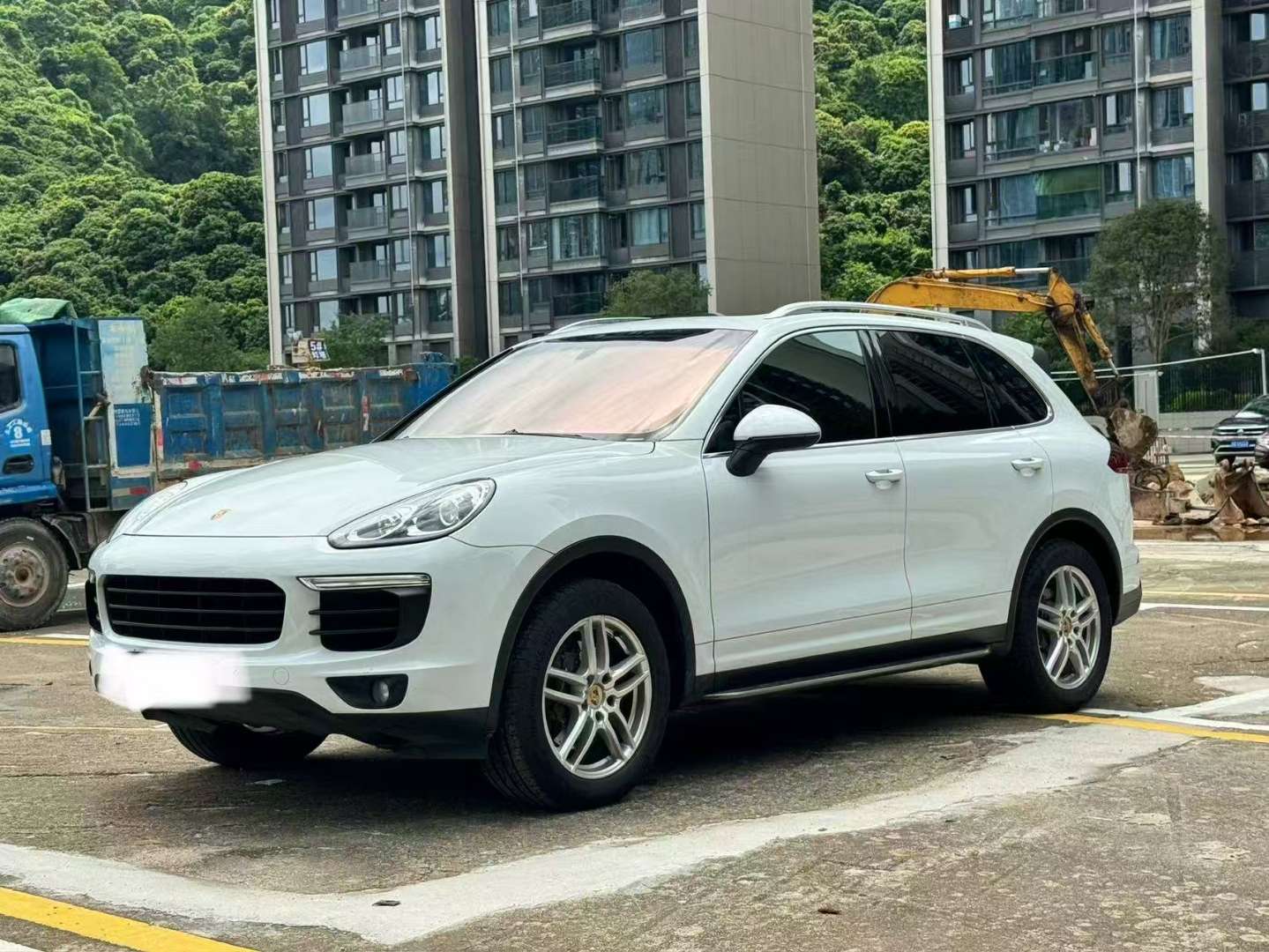 Porsche Cayenne 2015 Bose Audio System Chassis Lift 2