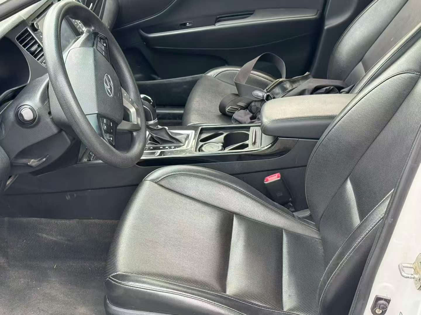 Hyundai Mistra 1.8L Automatic Sunroof Edition 4