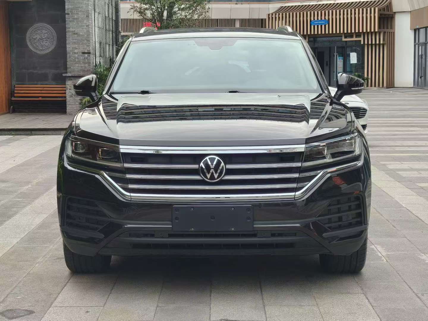 Volkswagen Touareg 2021 2.0TSI Navigator Special Edition 2