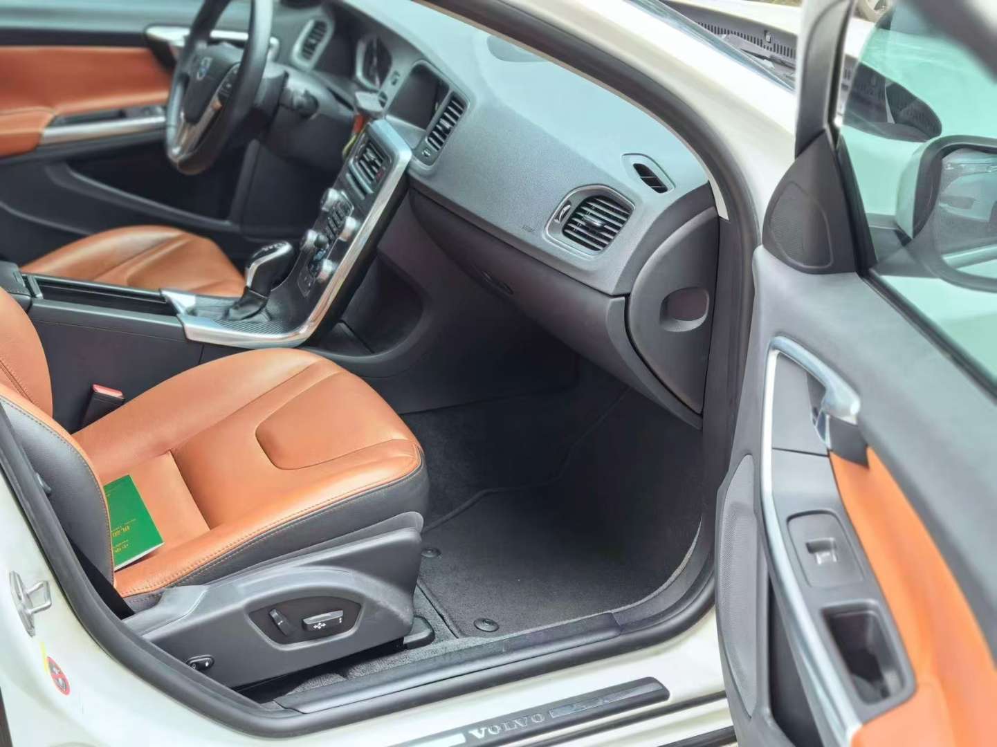 Volvo S60L T4 Zhiyuan Edition 4