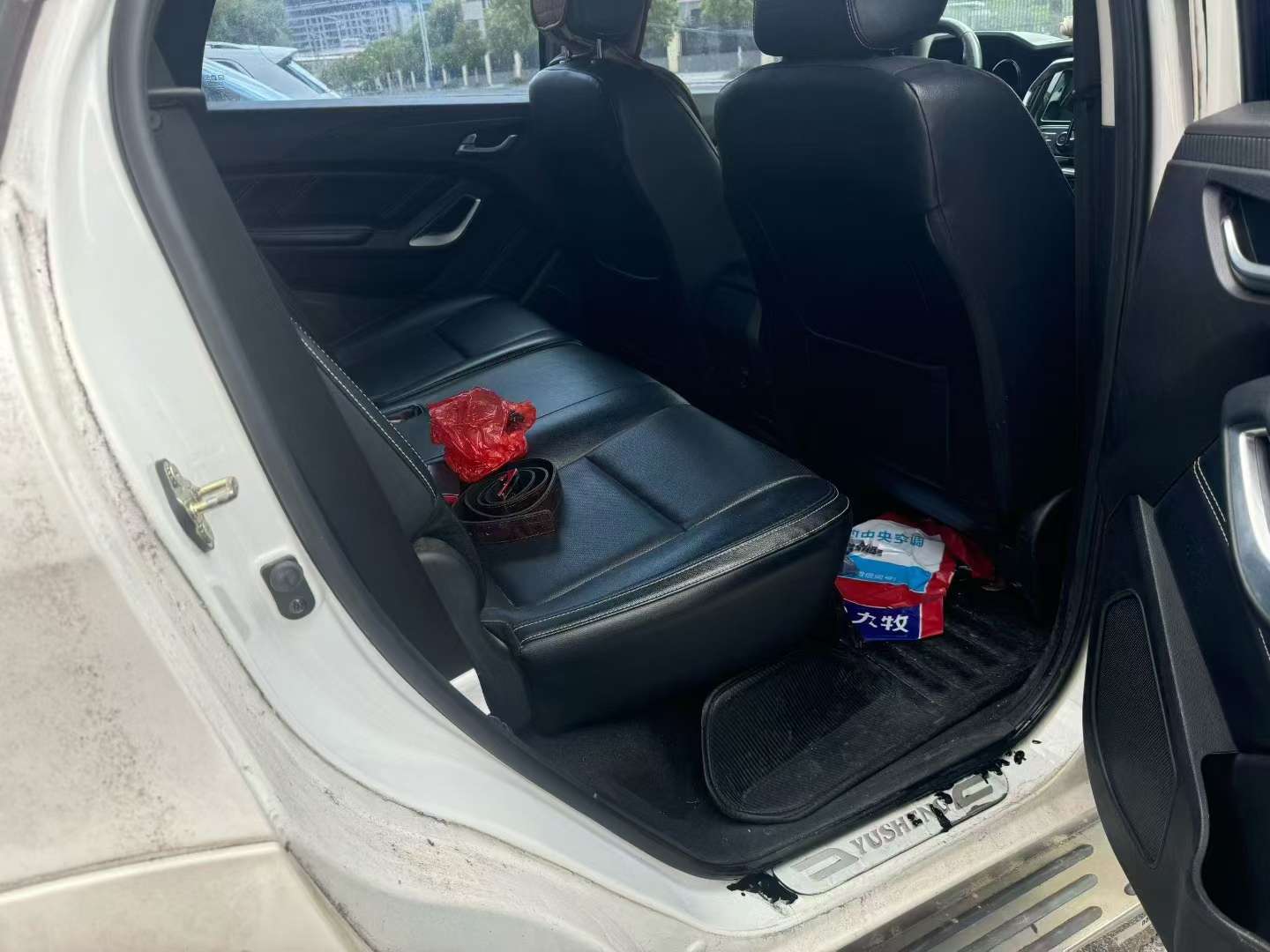 JMC Yusheng 2.0T Automatic Luxury 5-Seater 7