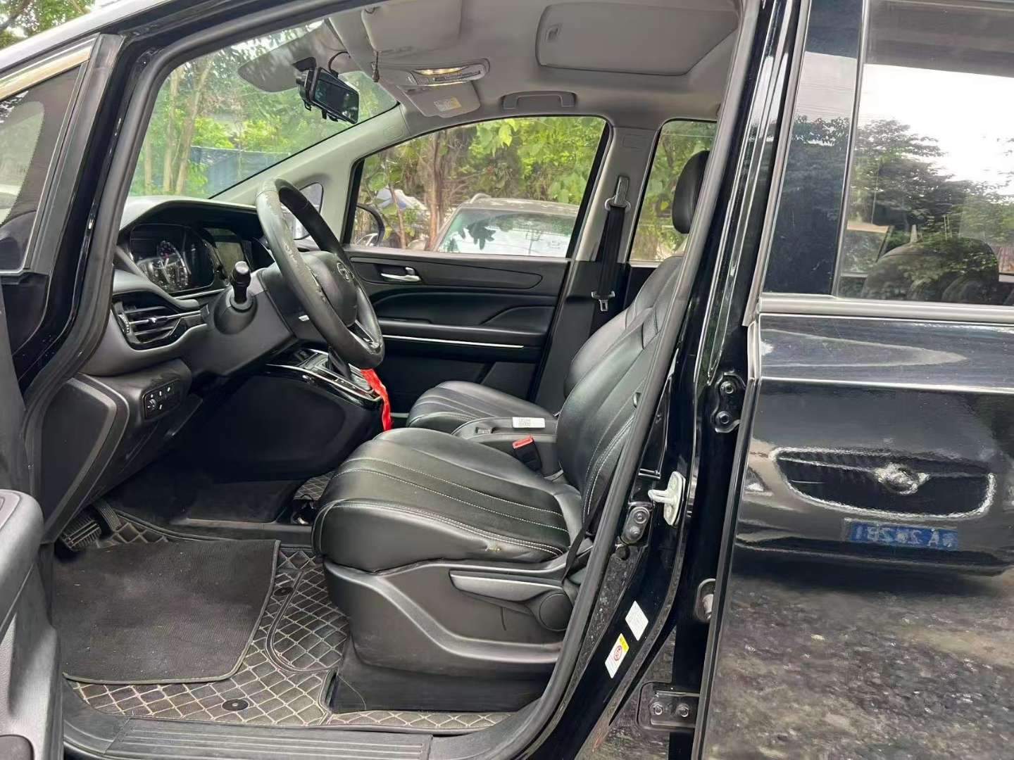 GAC Trumpchi M6 2021 1.5T 270T Luxury Edition 7-Seater 5