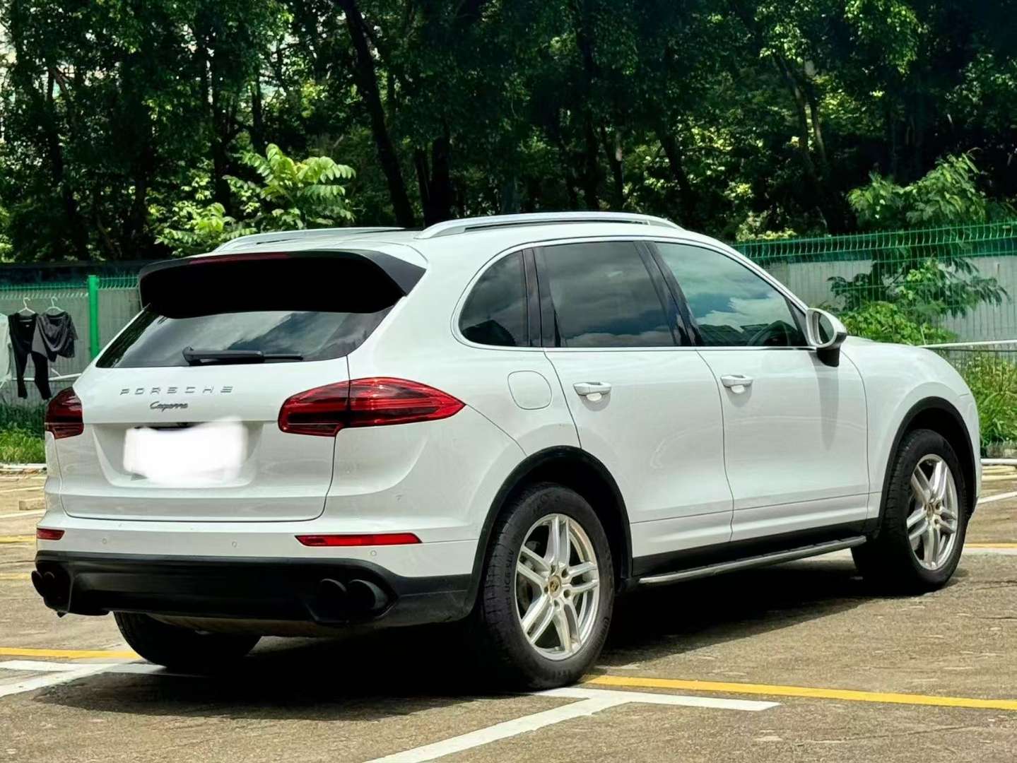 Porsche Cayenne 2015 Bose Audio System Chassis Lift 3