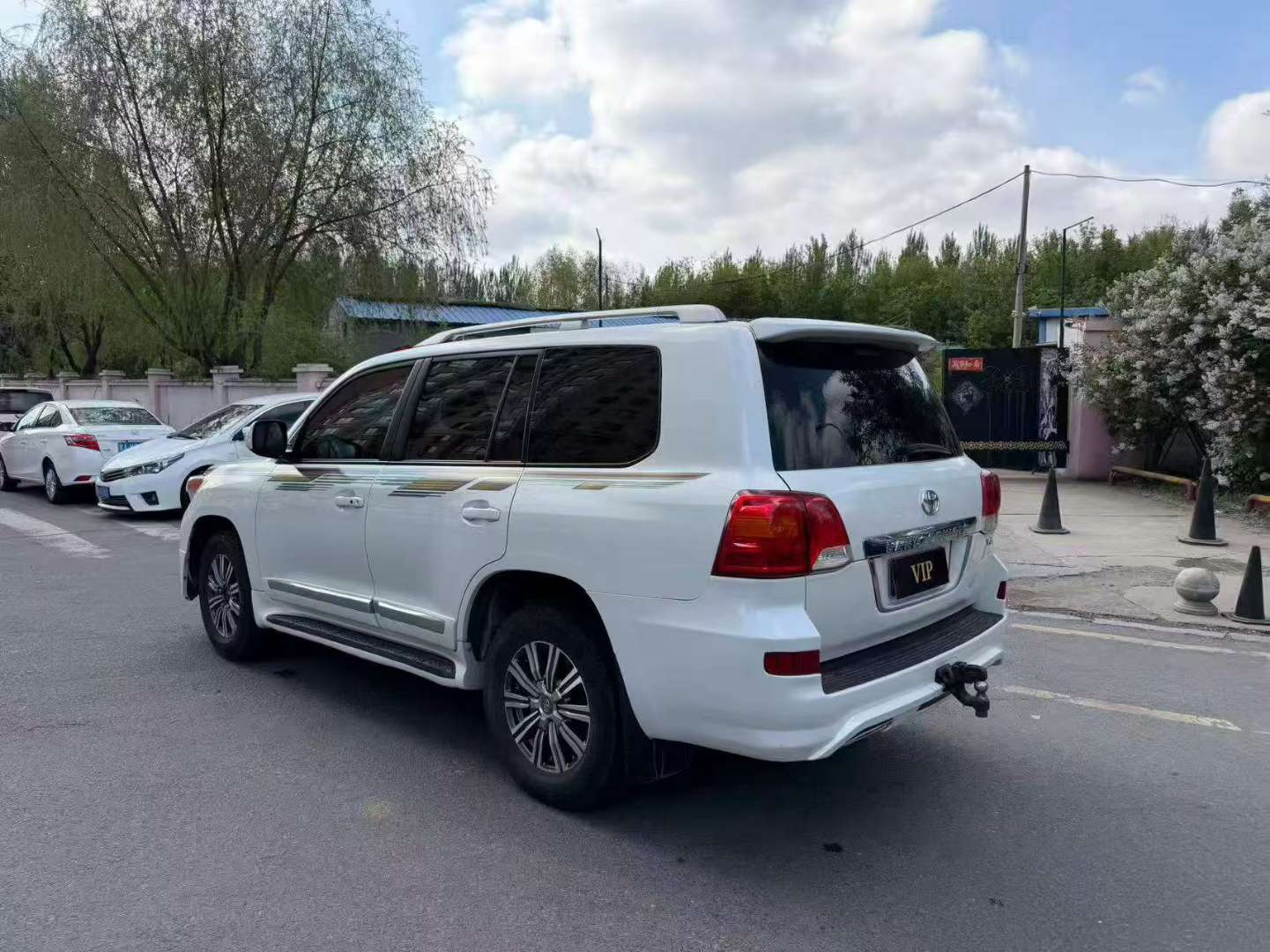 Toyota Land Cruiser 2015 5 Seats 6