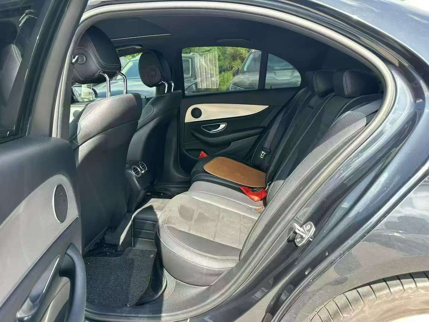 Mercedes-Benz E-Class E200 2.0T 6