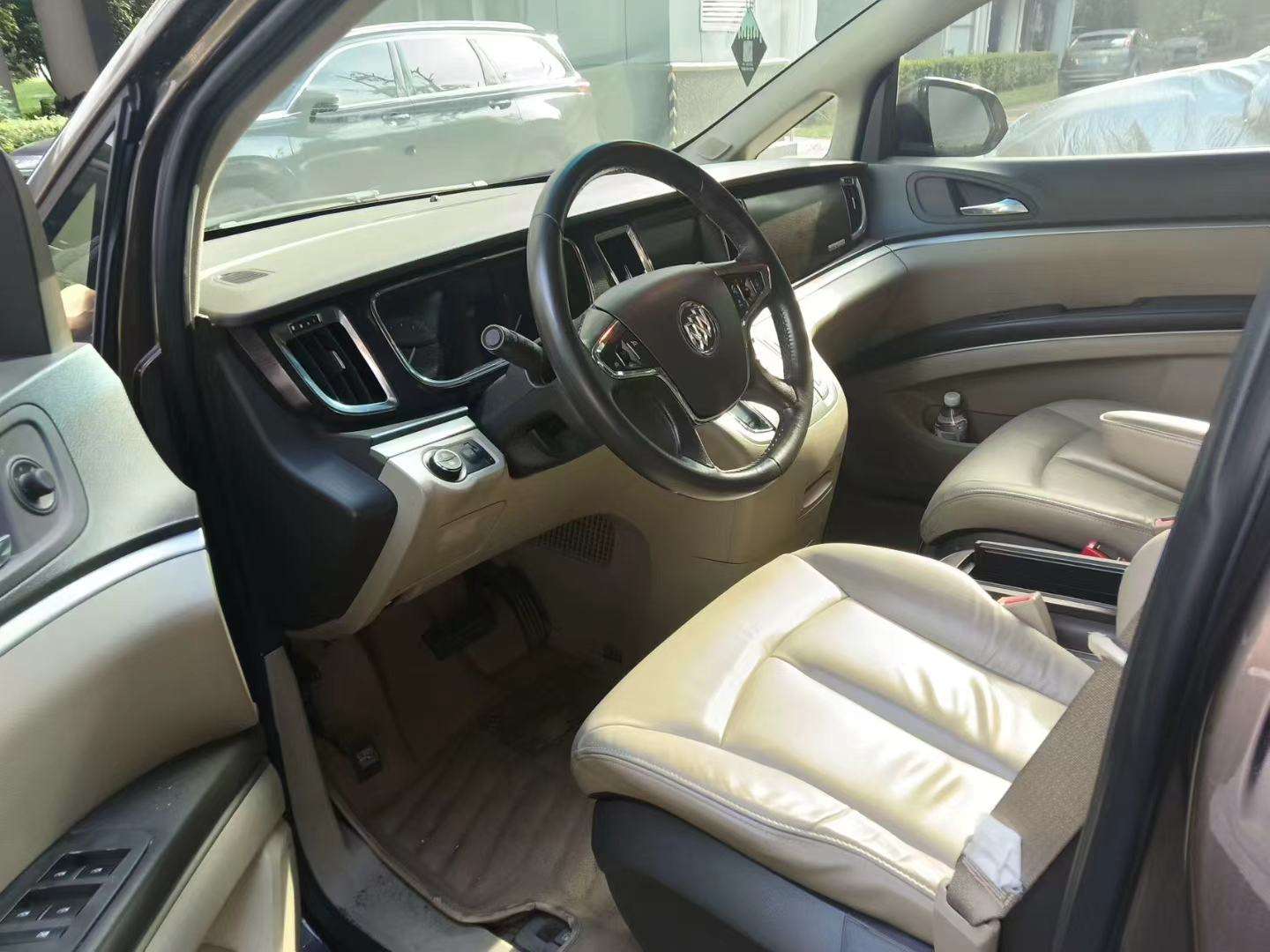 Buick GL8 2011 2.4L Luxury Edition Executive 3