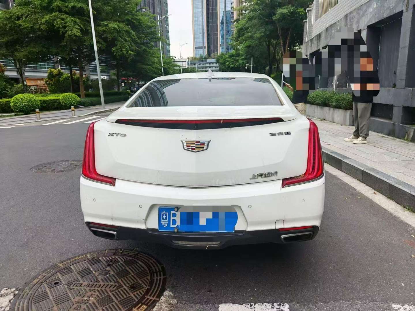 Cadillac XTS 2.0T Automatic Sunroof Elite Edition 2