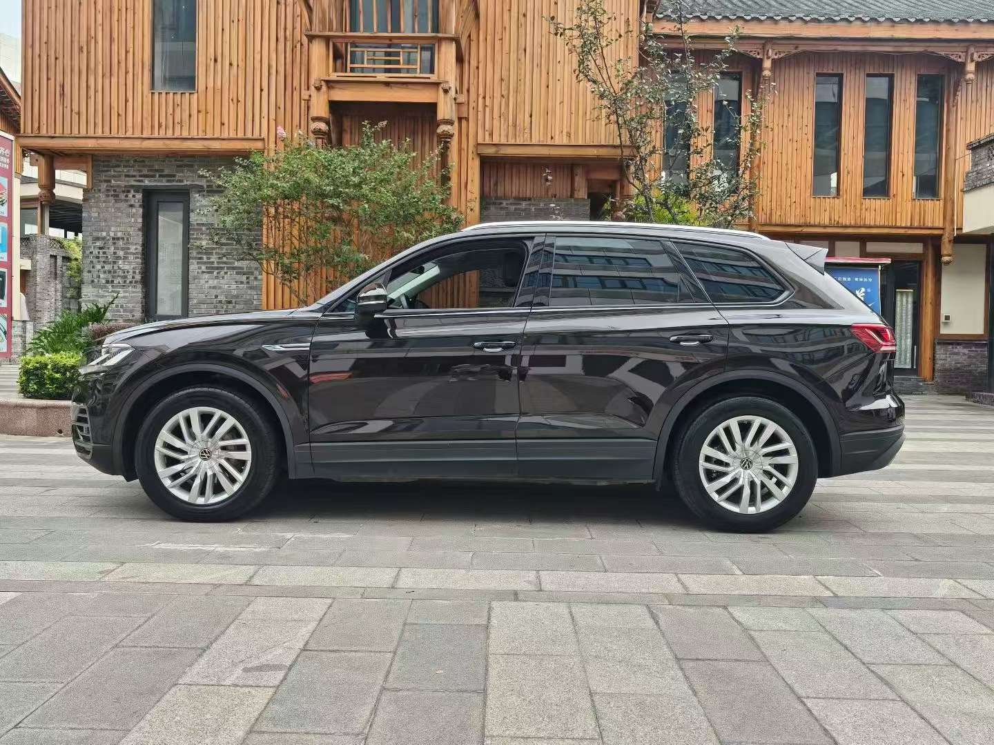 Volkswagen Touareg 2021 2.0TSI Navigator Special Edition 7
