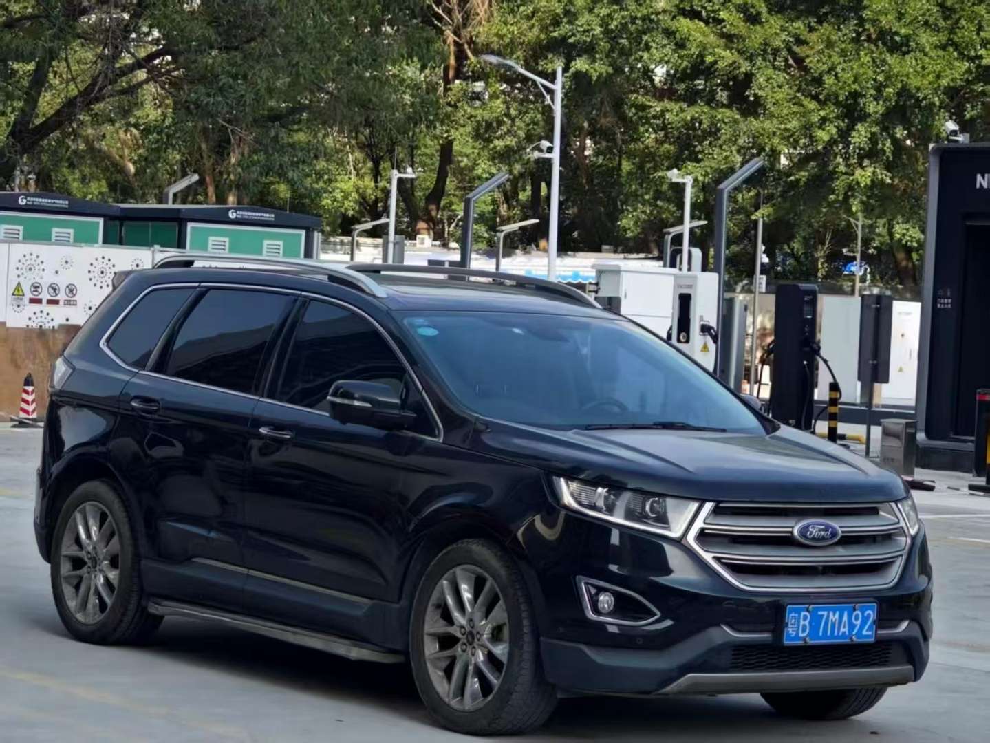 Ford Edge 2016 2.0T AWD Platinum Elite 7-Seater Top Trim 2