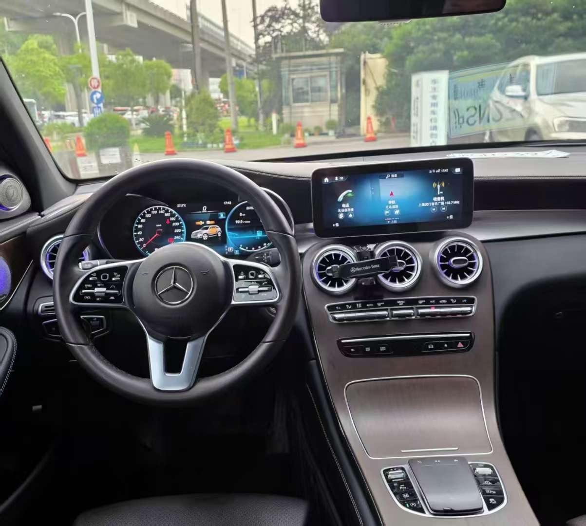 Mercedes-Benz GLC 2022 GLC260L Luxury Long-wheelbase 4