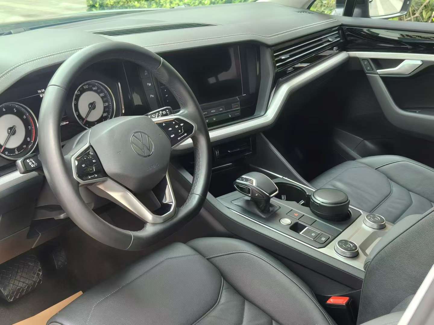 Volkswagen Touareg 2021 2.0TSI Navigator Special Edition 4