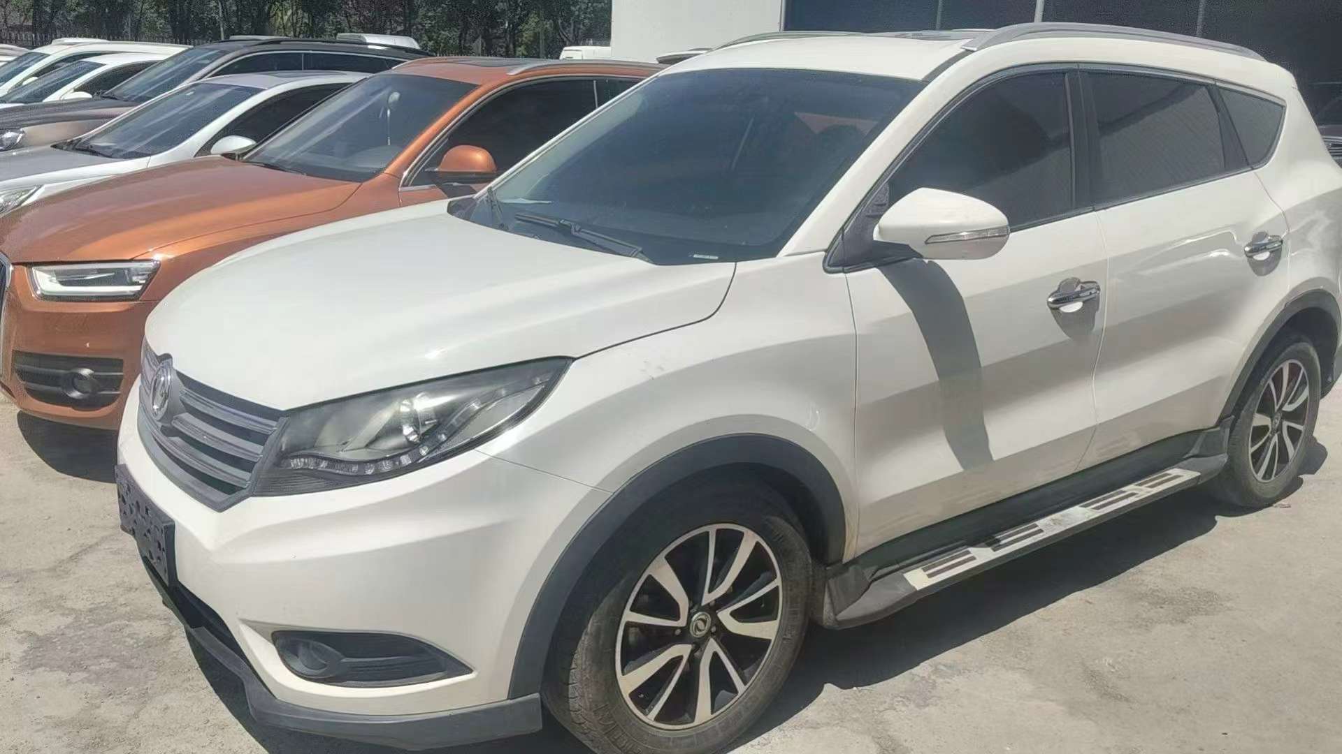 Fengon 580 1.5T 7-Seat Automatic