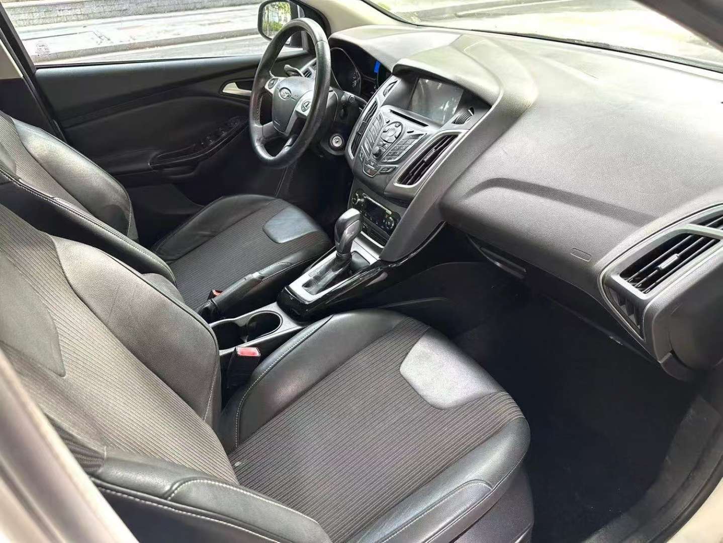 Ford Focus 2012 1.6 Style Edition 6