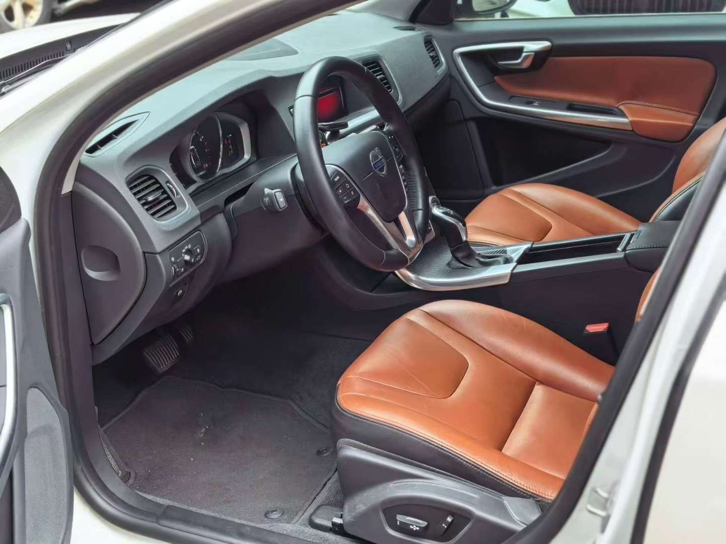 Volvo S60L T4 Zhiyuan Edition 6