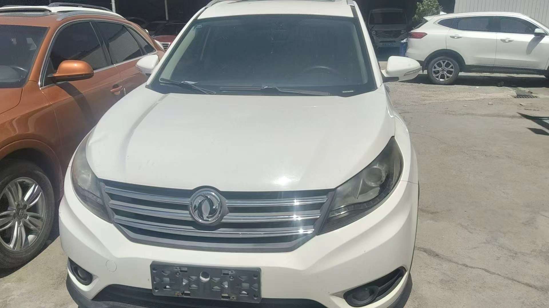 Fengon 580 1.5T 7-Seat Automatic 2