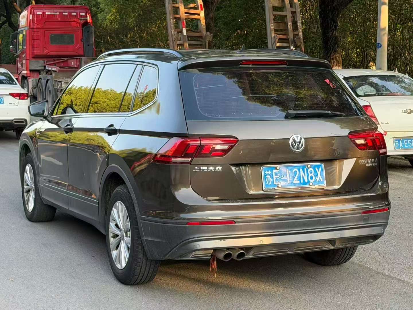 Volkswagen Tiguan L Automatic 1.8T 5
