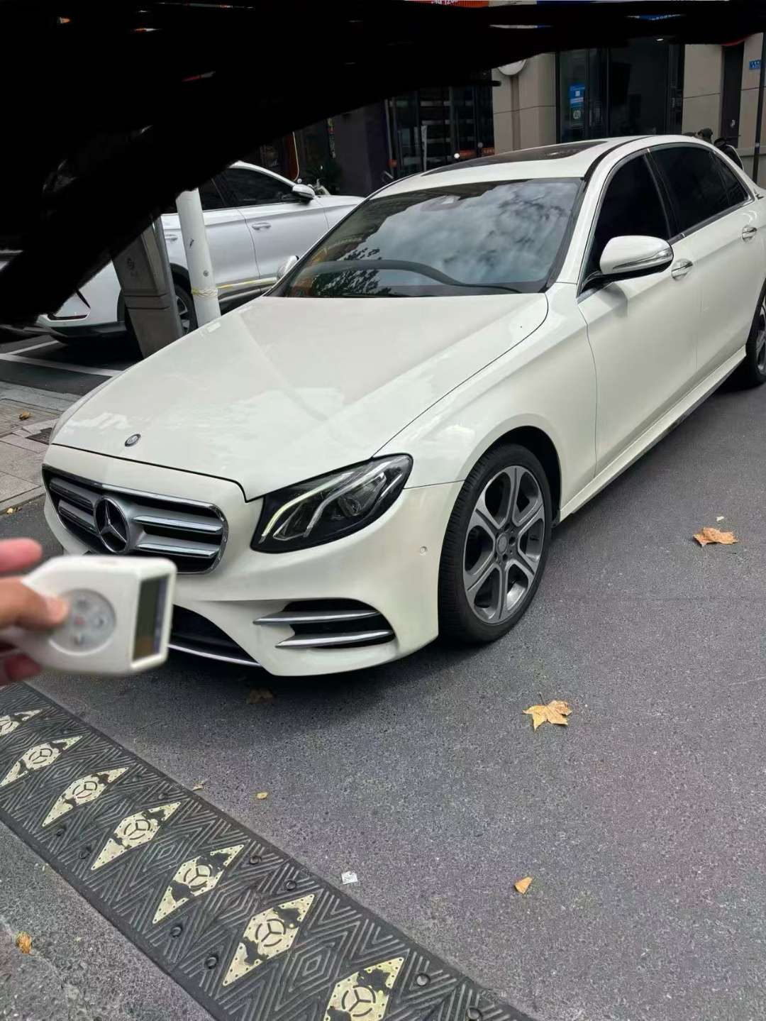 Mercedes-Benz E-Class E300L 2