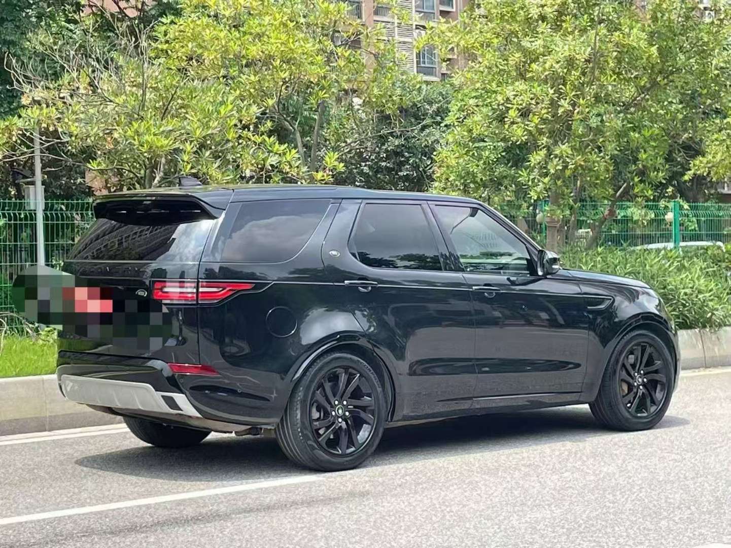 Land Rover Discovery 3.0SC V6 30th Anniversary Special Edition 2