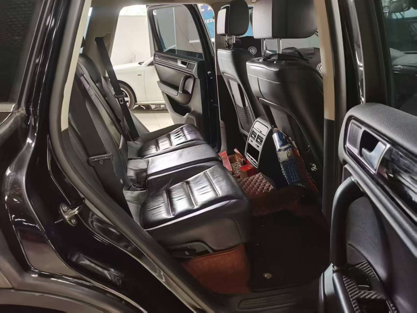 Volkswagen Touareg 3.0T High Trim with Chassis Lift 7