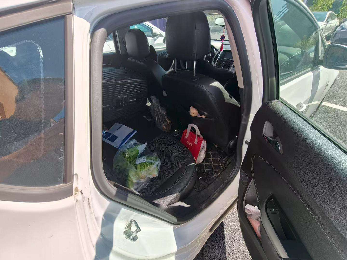 Buick Excelle 2014 White 5