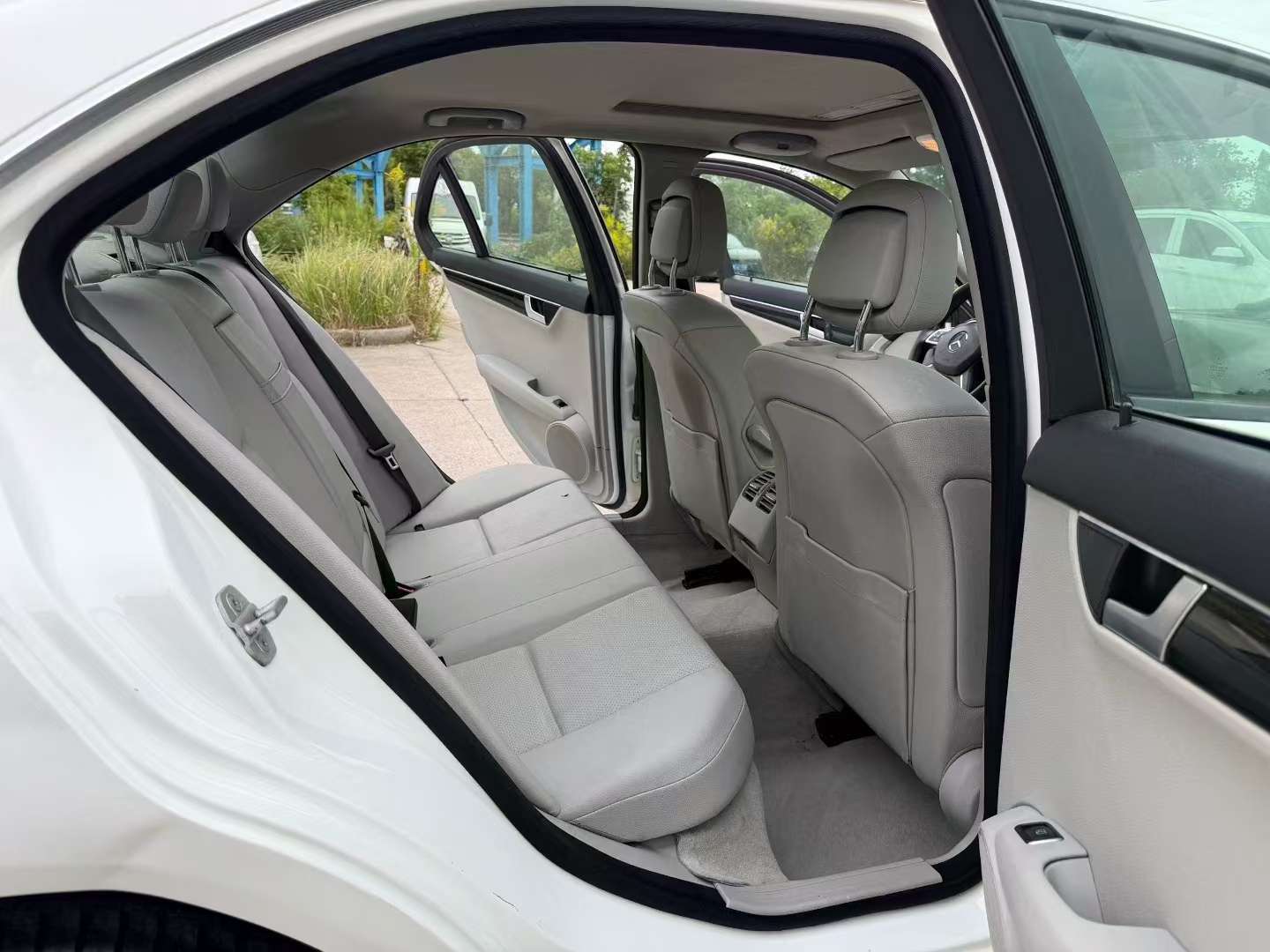 Mercedes-Benz C-Class 2014 1.8T 7